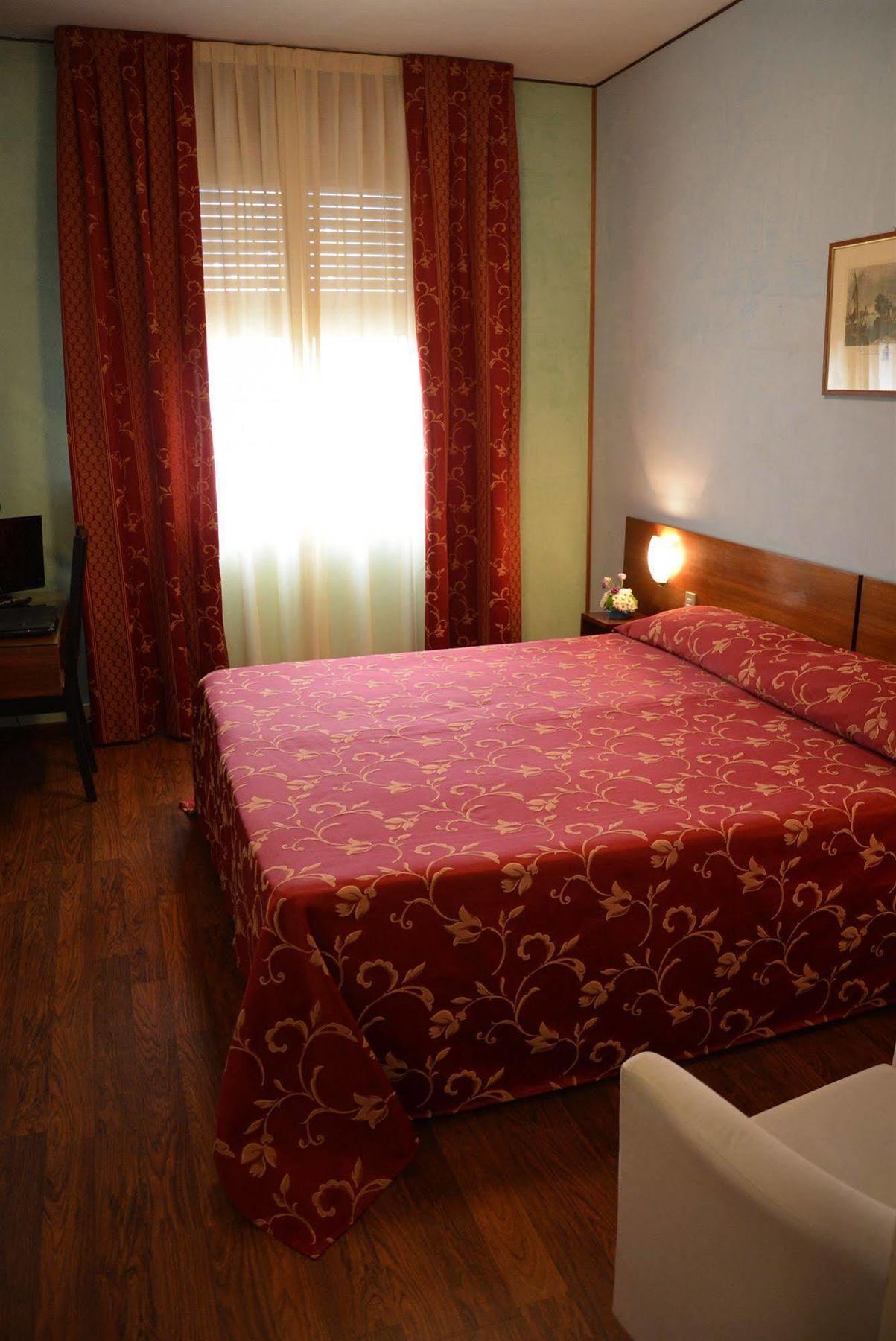Hotel Salieri Legnago Buitenkant foto